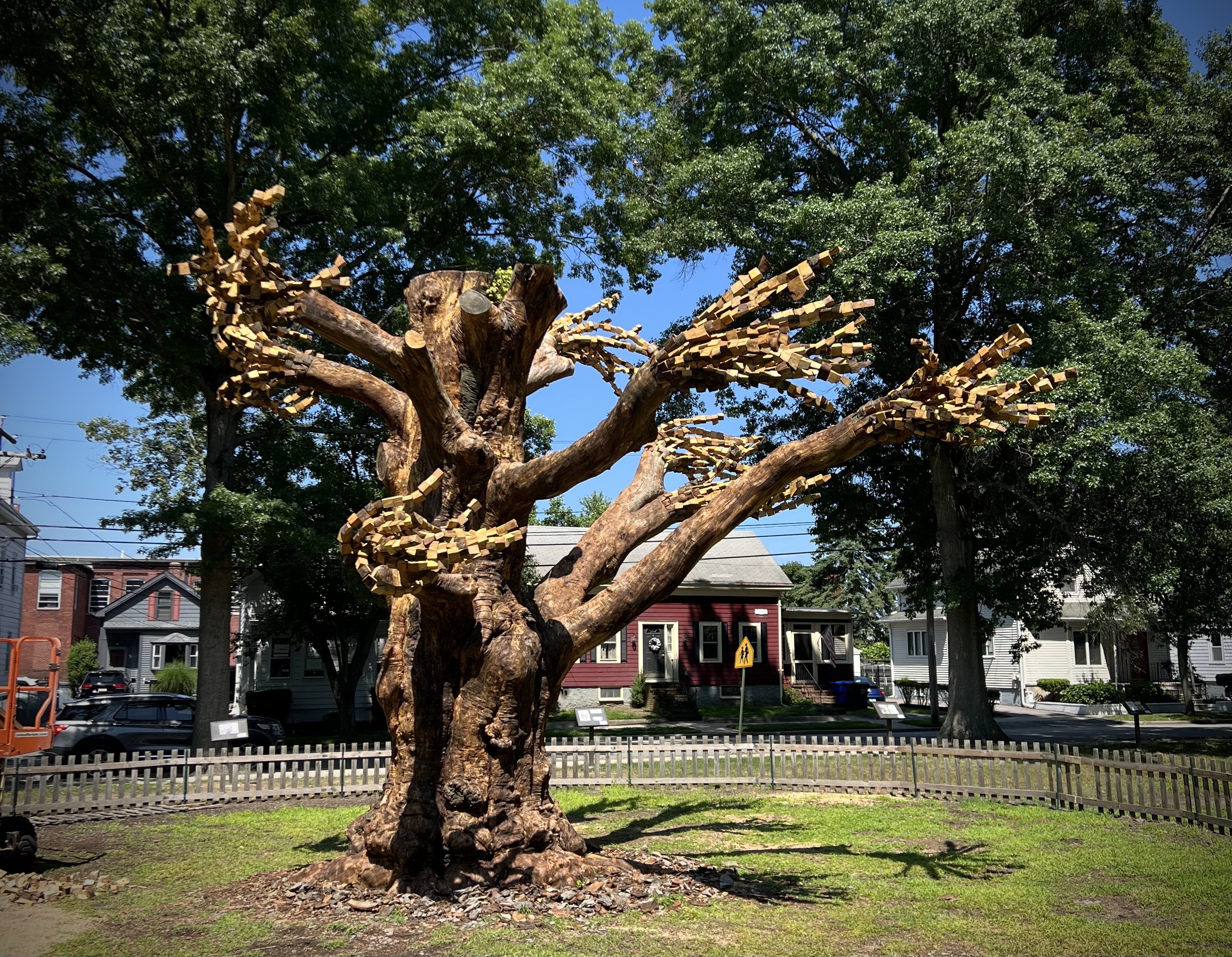 horizontal photo of finished sculpture