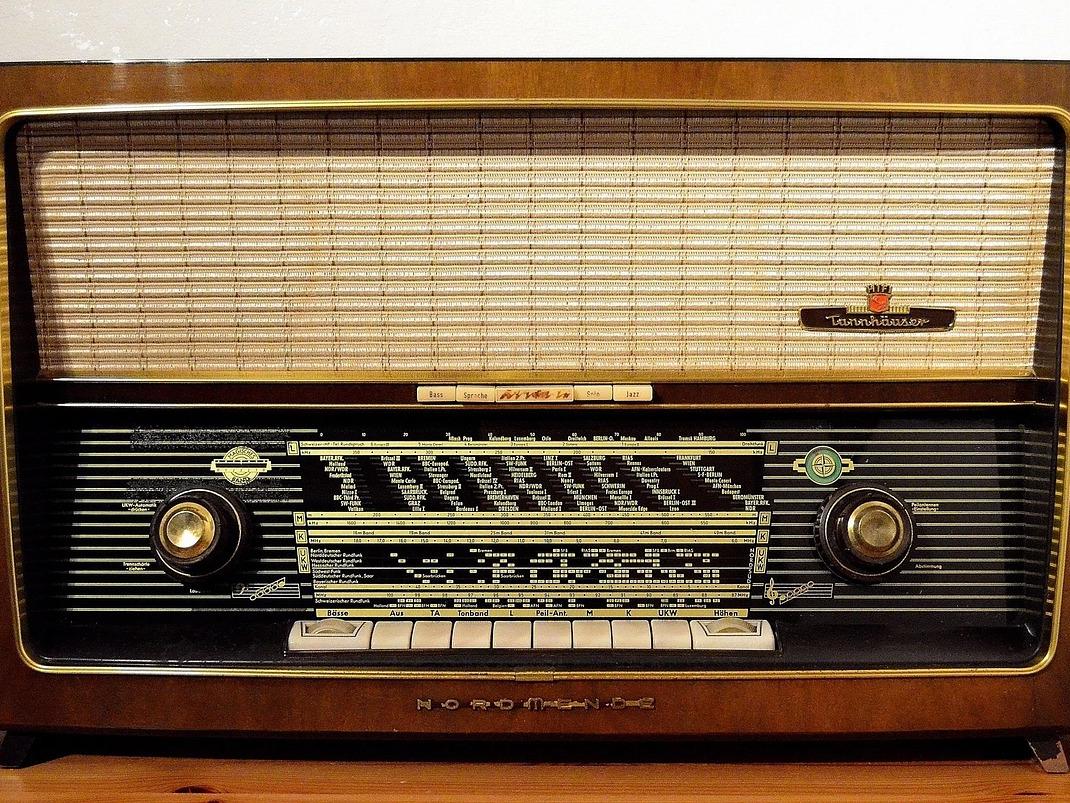 picture of a radio